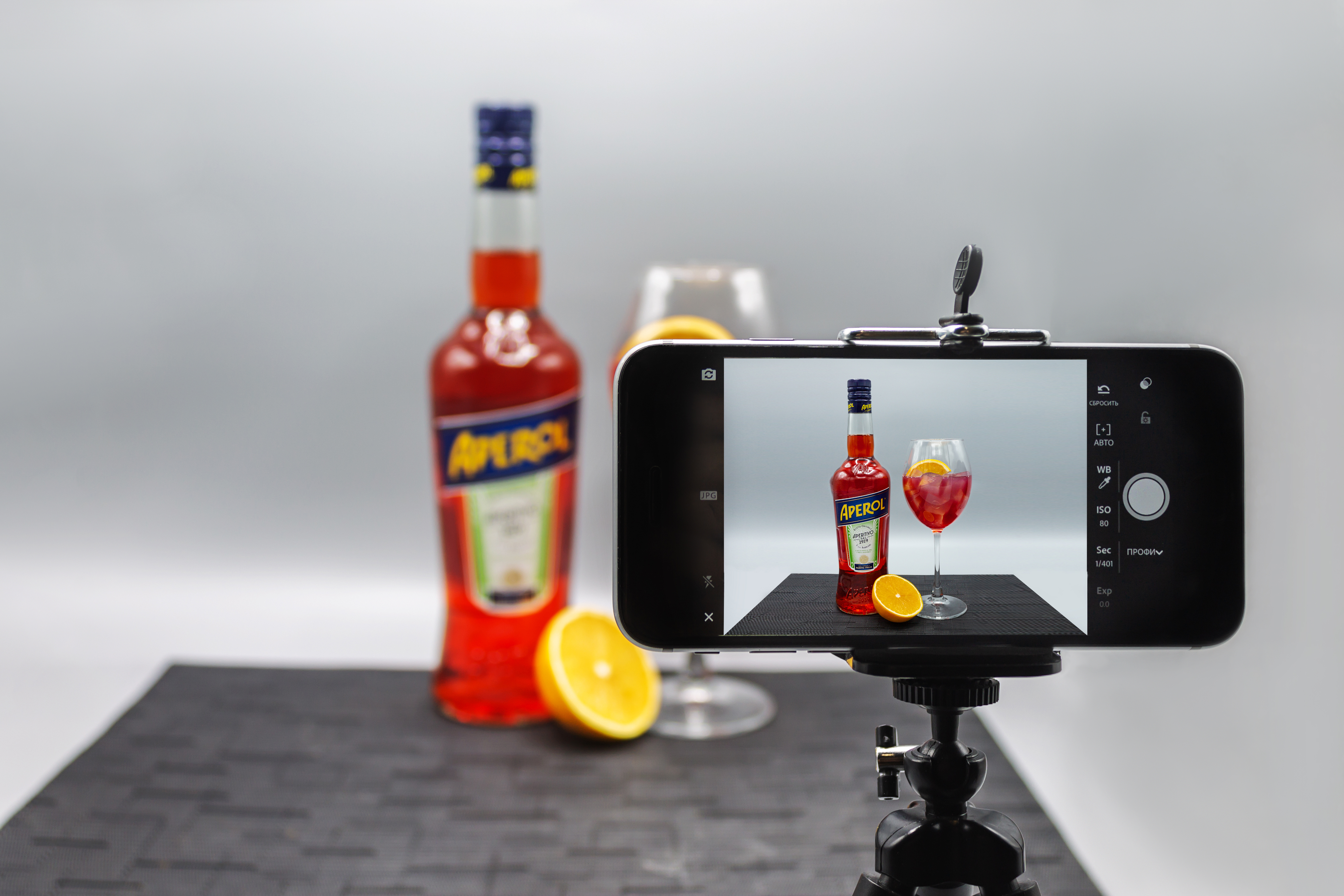 Featured image of post How To Take Good Product Photos With Iphone : Use gridlines to balance your taking photos from a unique, unexpected angle can make them more memorable — it tends to according to wirecutter, the best camera lenses for iphone photography are made by moment, a.