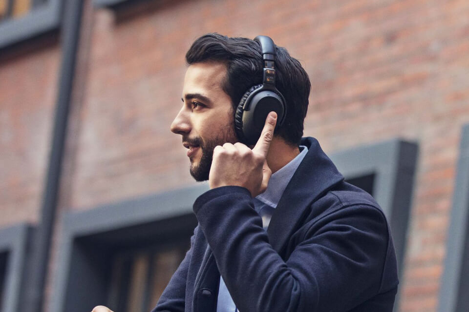 7 Best Headsets For Working From Home in 2021