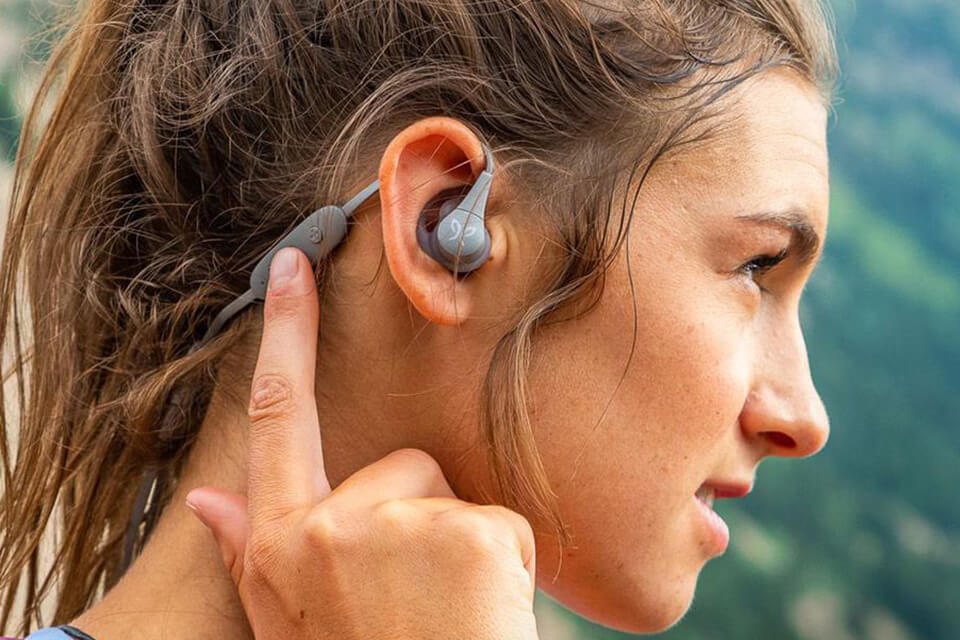 6 Best Headphones For Airplane Travel in 2024