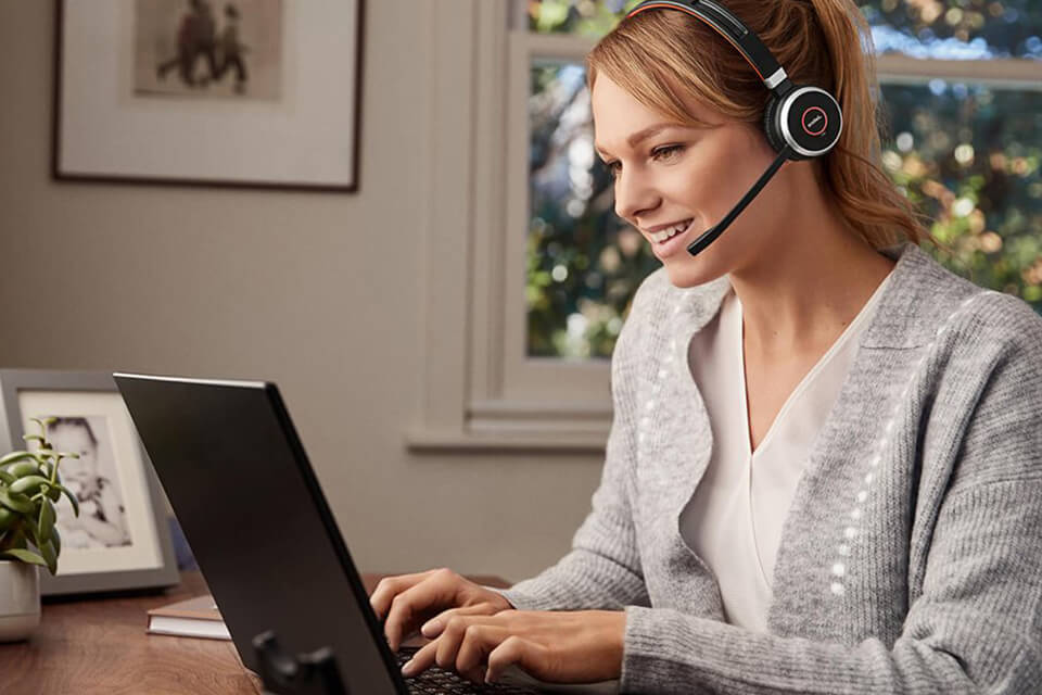 6 Best Battery Life Bluetooth Headphones in 2024