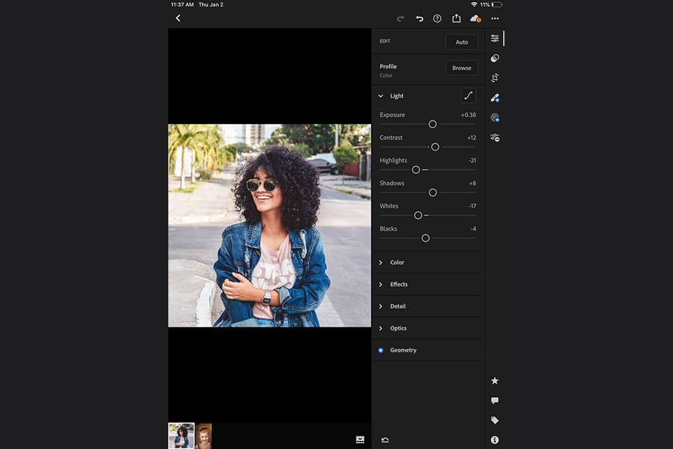 is adobe lightroom mobile free