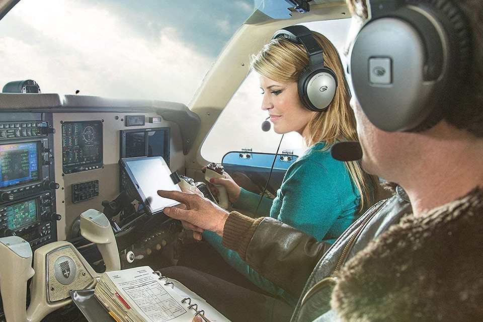 7 Best Aviation Headsets in 2024