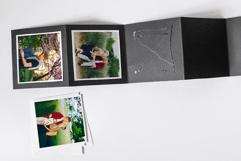 Polaroid album  Diy photo book, Polaroid photo album, Photo collage diy