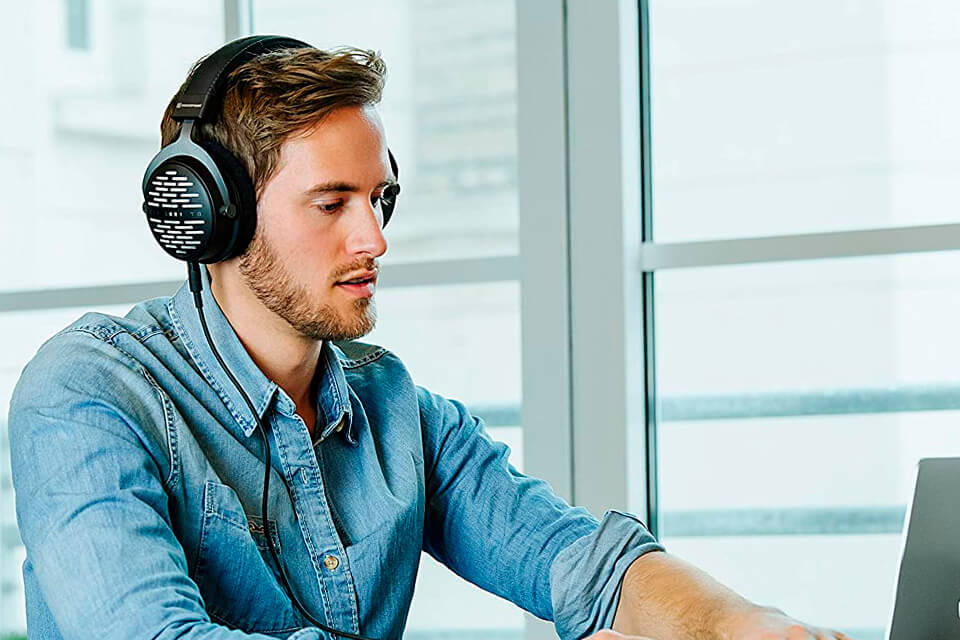 11 Best Headphones Brands in 2024