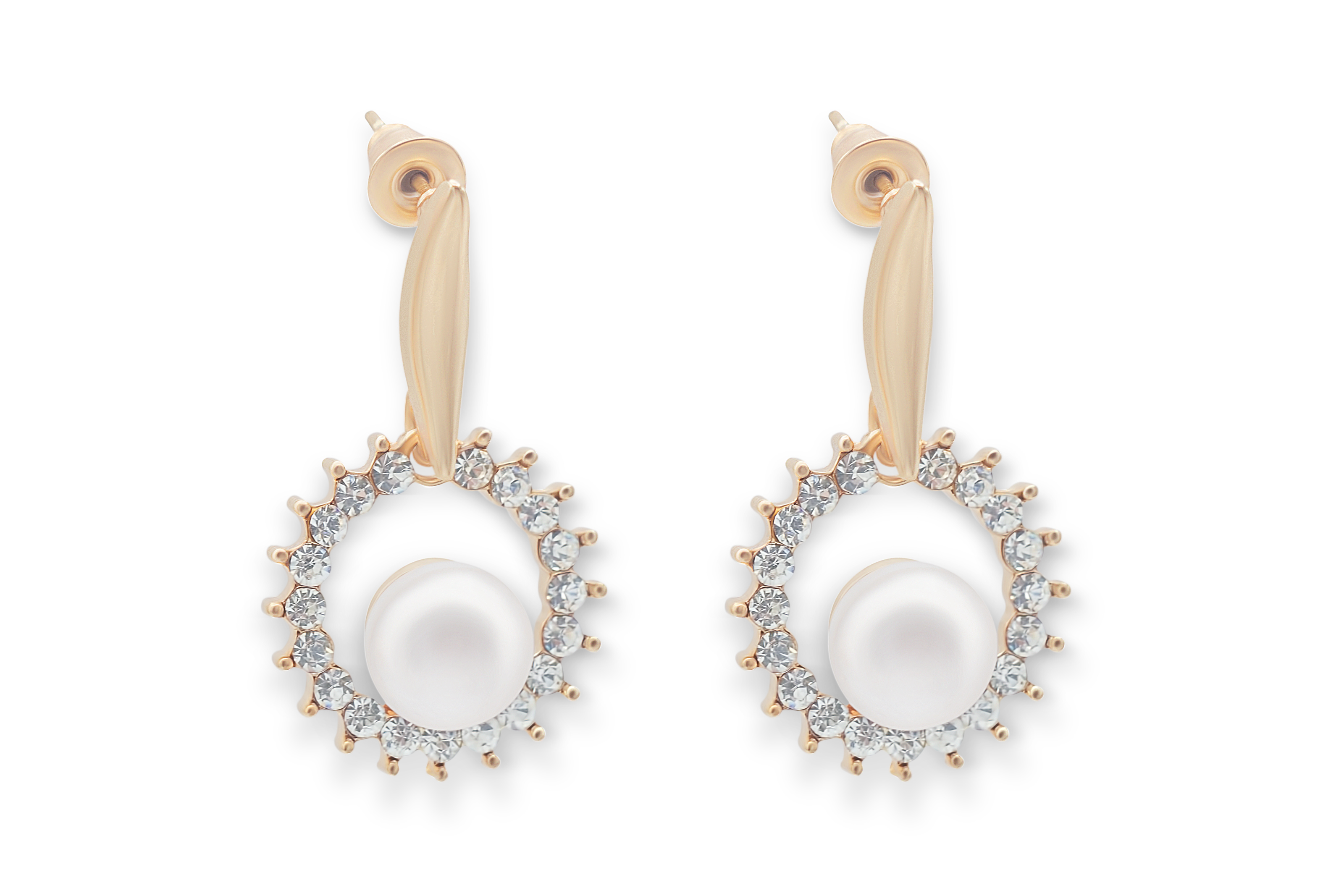 How to photograph jewelry at home as a professional photographer
