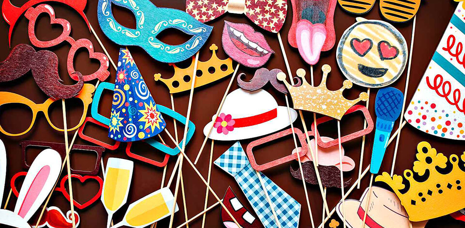 12 DIY Photo Booth Props Ideas