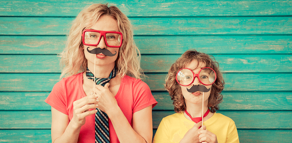 12 Best Photo Booth Props For Weddings, Birthdays And Parties