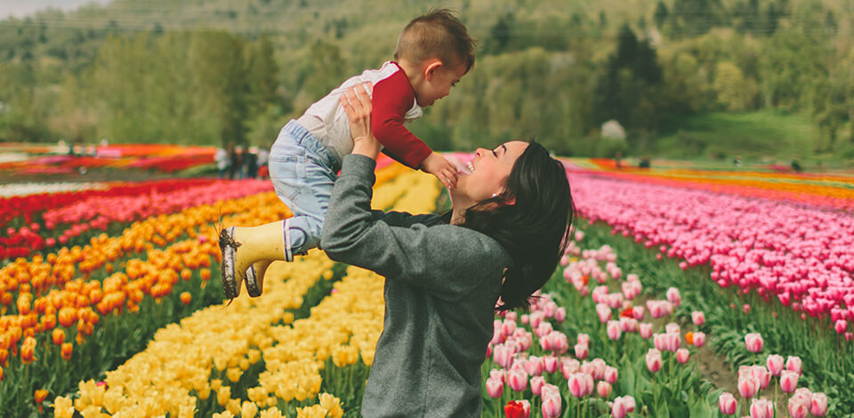 Mother and Son Photography Ideas to Try in 2025