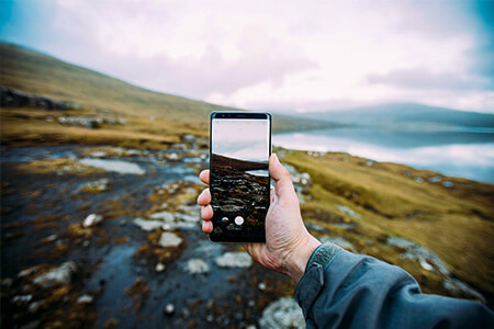 15 Photo Caption Apps to Add Text to Photos in {{%year}}