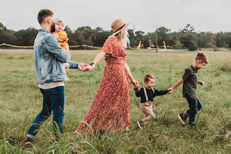 15 Best Family Photographers Around the World
