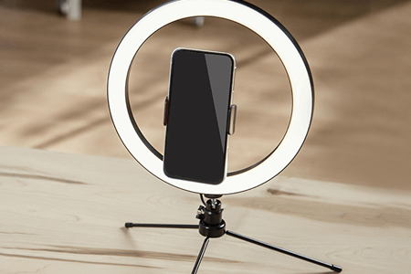 9 Best Ring Lights for iPhone in {{%year}}