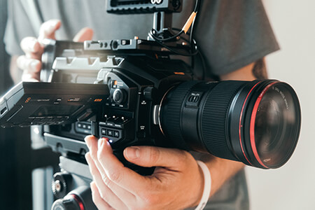 Must-Have Video Cameras Accessories for Beginners in {{%year}}