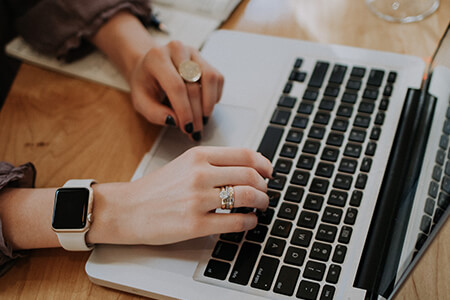 How to Promote Your Photo Blog in {{%year}}