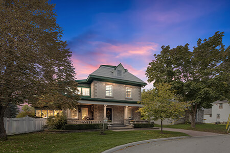 8 Twilight Real Estate Photos Tips: Easy Guide