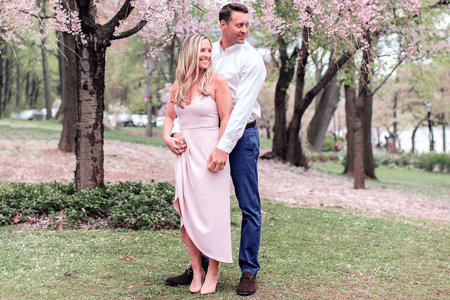 15 Spring Engagement Photo Outfit Ideas & Examples