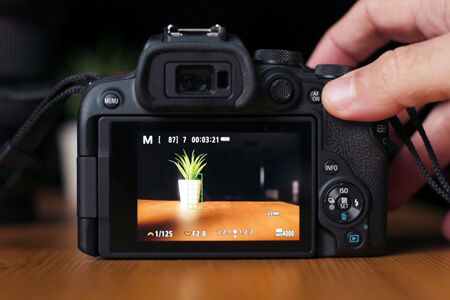 Camera Viewfinder: Optical Vs Electronic