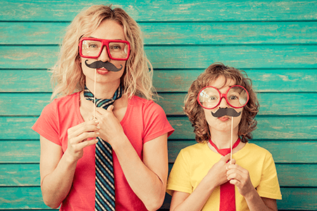 12 Best Photo Booth Props For Weddings, Birthdays And Parties