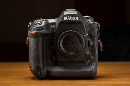 Bästa DSLR-kameror i {{%year}}: Rekommenderas av experter