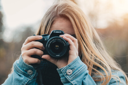 7 najlepszych lustrzanek cyfrowych dla początkujących w {{%year}}: polecane przez ekspertów