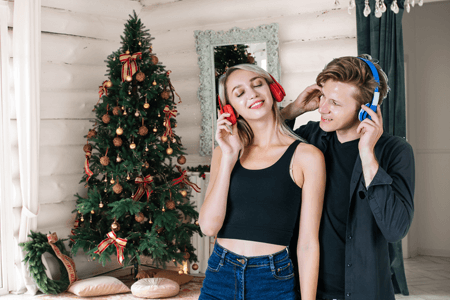 7 Best Headphones For Teens in {{%year}}