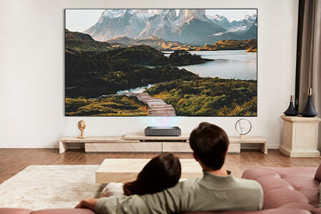 5 Best Projectors for Daylight Viewing Based on Real Tests