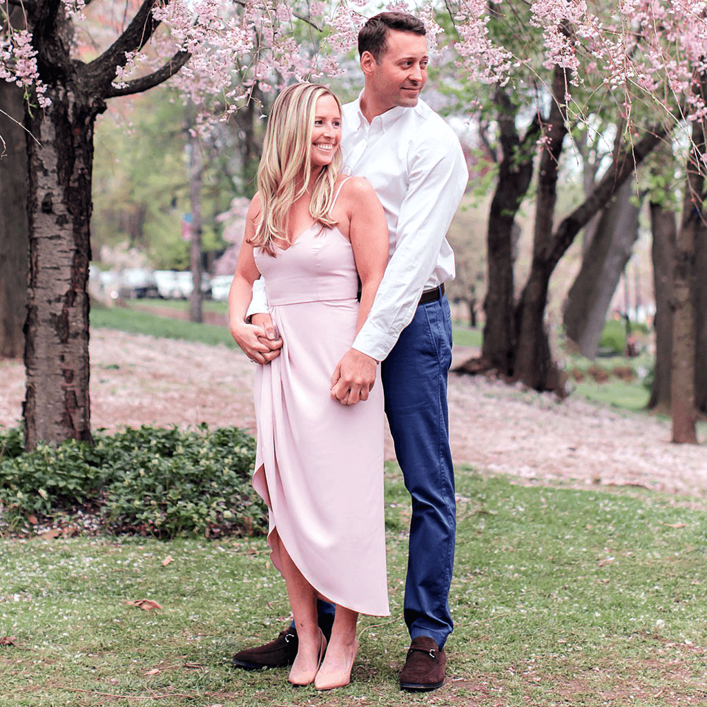 15 Spring Engagement Photo Outfit Ideas & Examples