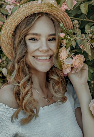 15 Pink Photoshoot Ideas for Inspiration