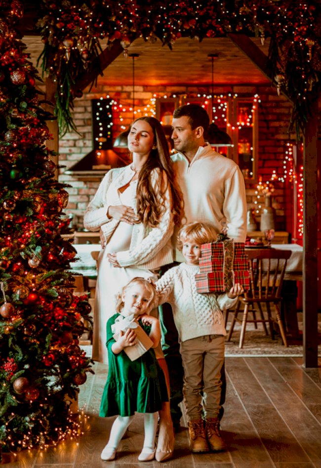 23 Christmas Photo Booth Ideas for Winter Holidays