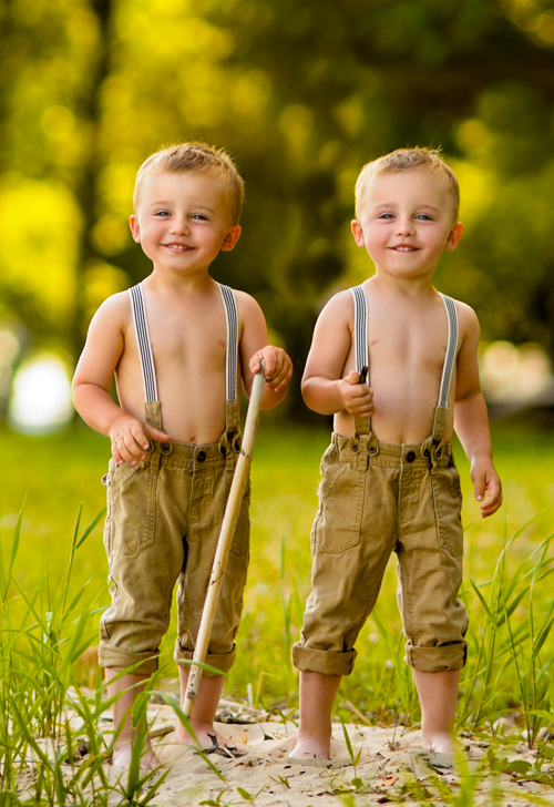 Stunning Newborn Poses for Twins and Multiples