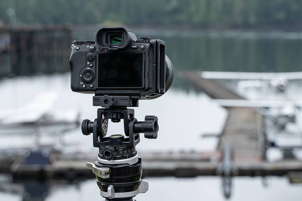 acratech leveling base panoramic tripod head lifestyle