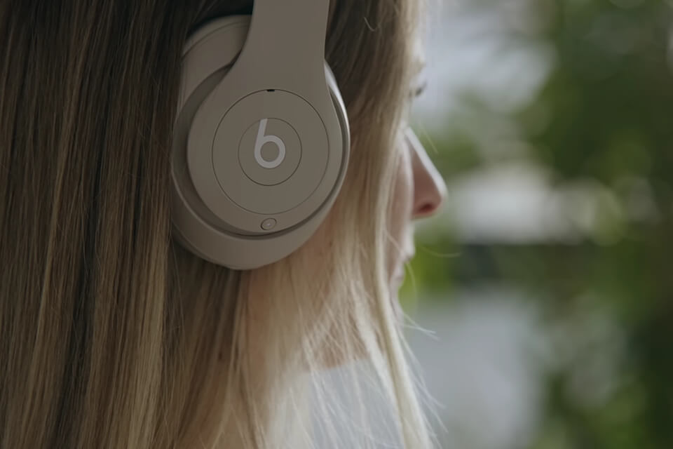 beats studio pro headphones under 300