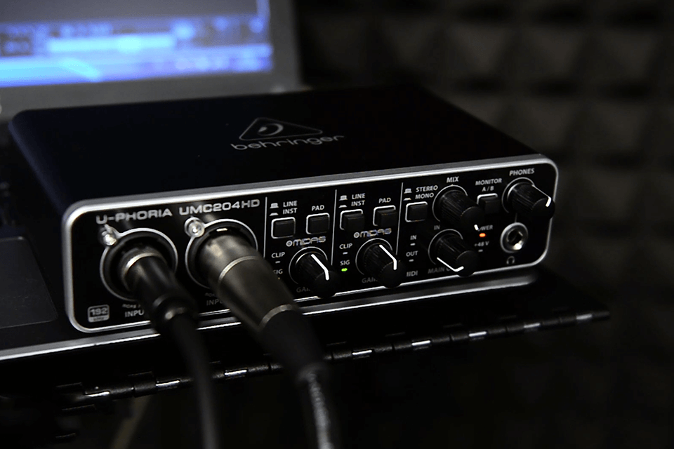 behringer u-phoria um2 audio interface for logic pro x