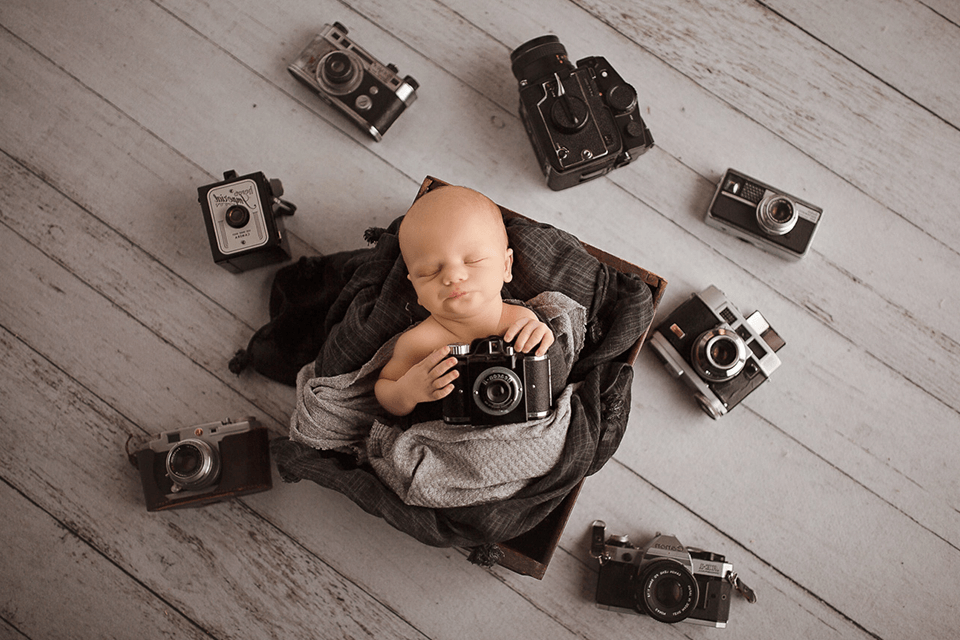8 Best Cameras for Newborn Photography in 2025