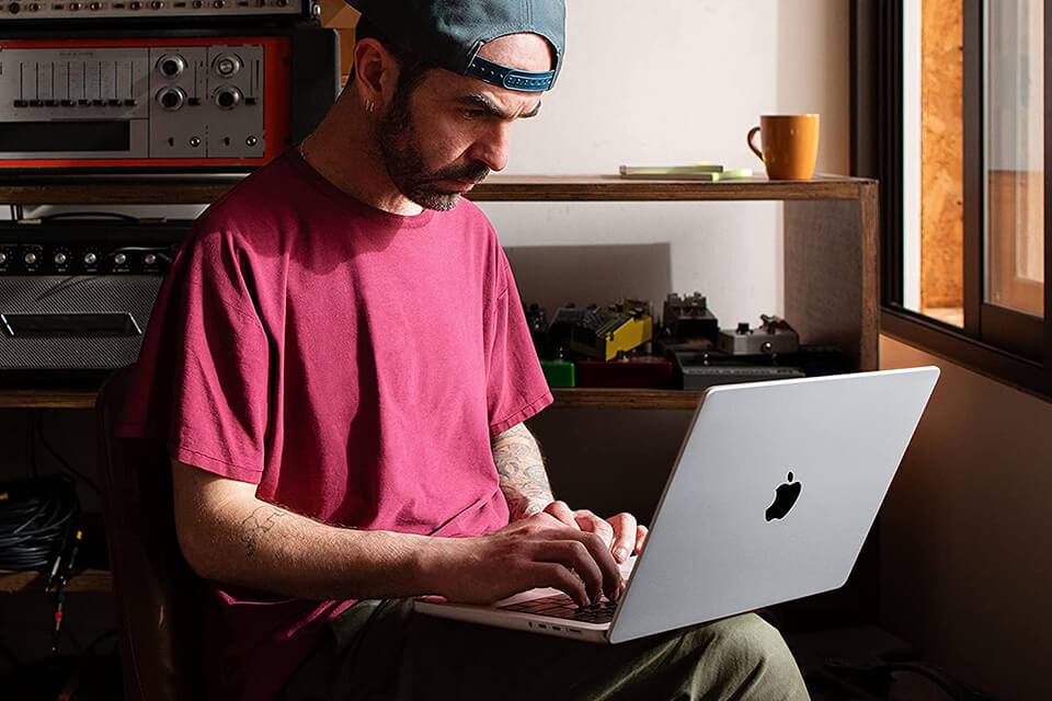 best macbook pro m2 max 2023