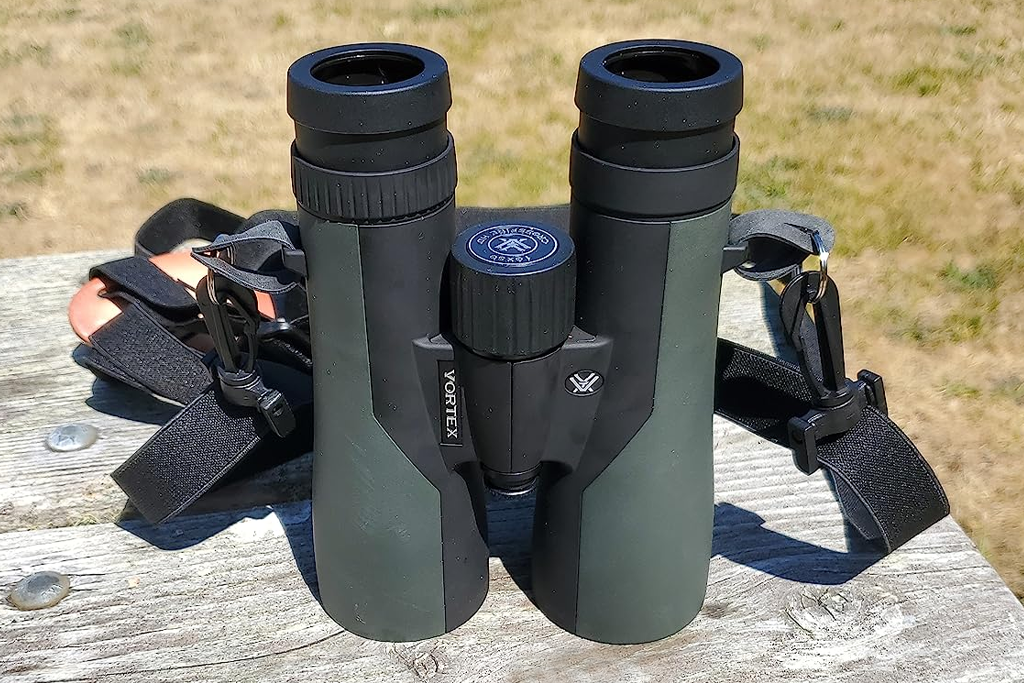 binoculars for wildlife photography example