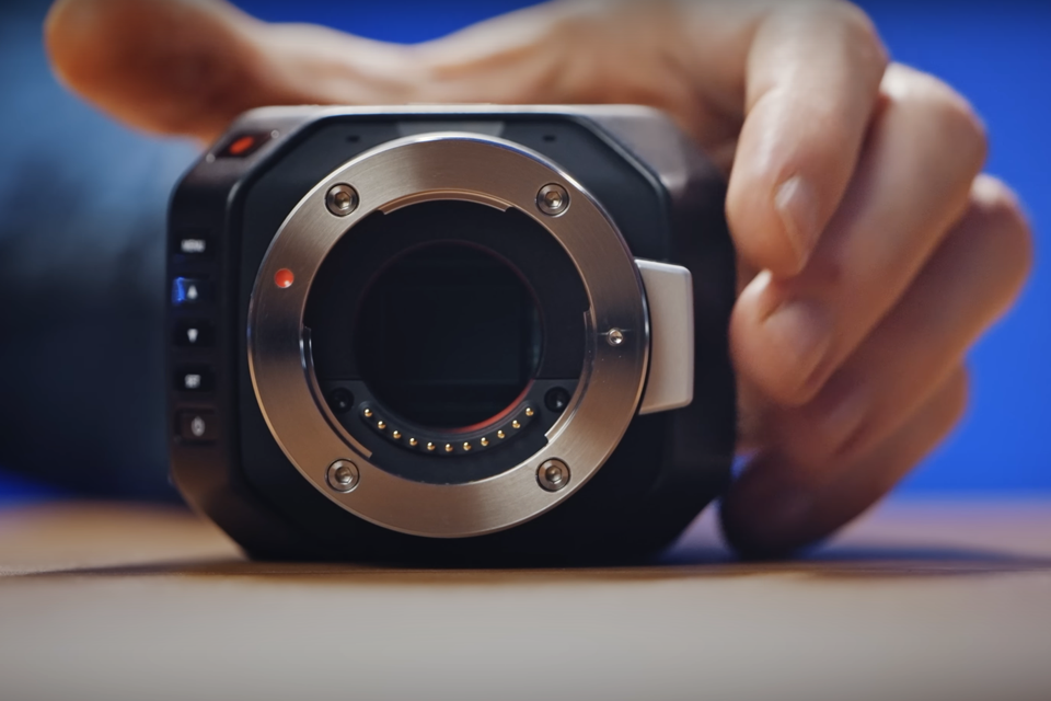 blackmagic micro studio camera 4k g2 handling