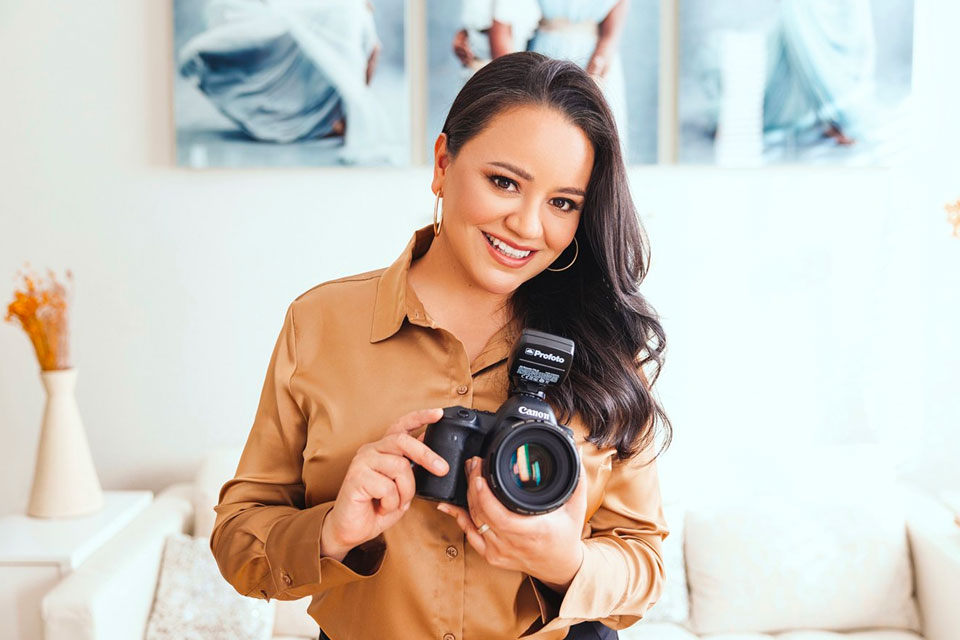 Best Camera Settings for Indoor Photography Guide 2024