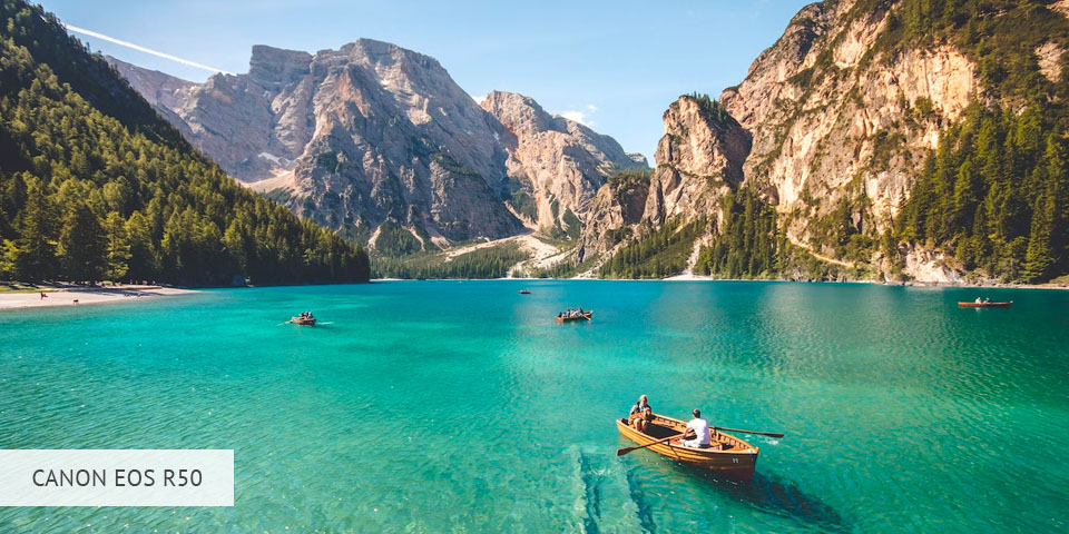 canon eos r50 spegellös kamera för resefoto
