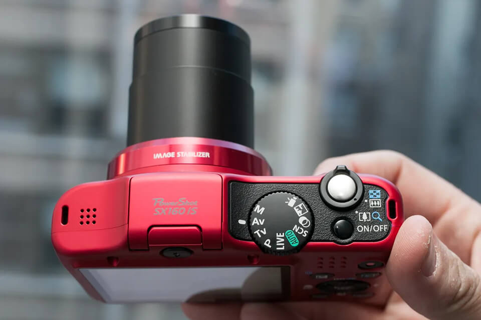 Cameras under 200 in 2025