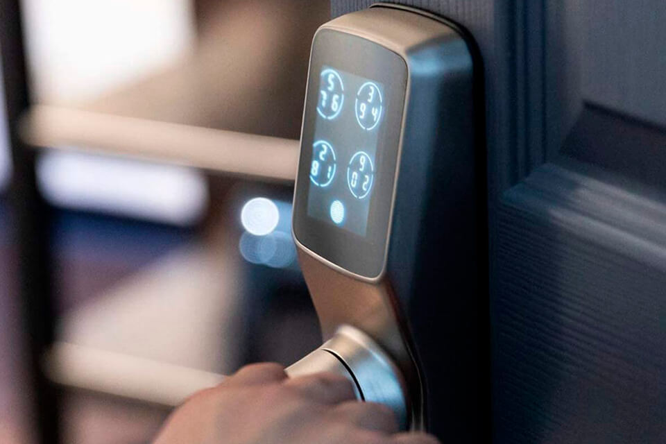how to choose the best smart lock for bedroom door