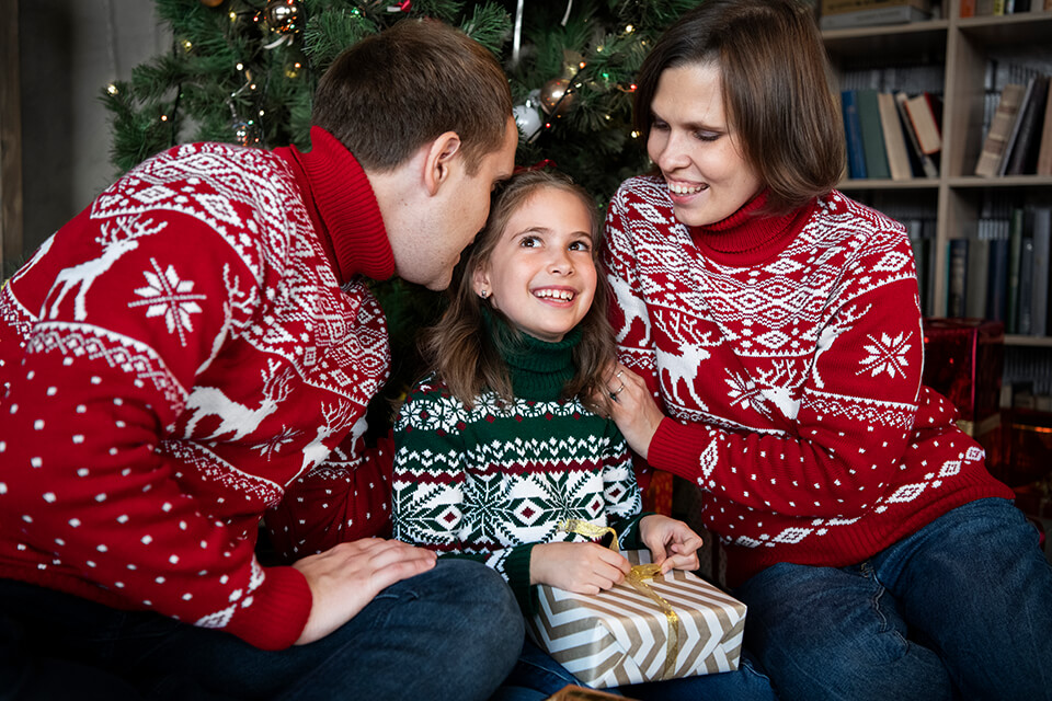 christmas photo ideas ugly sweaters