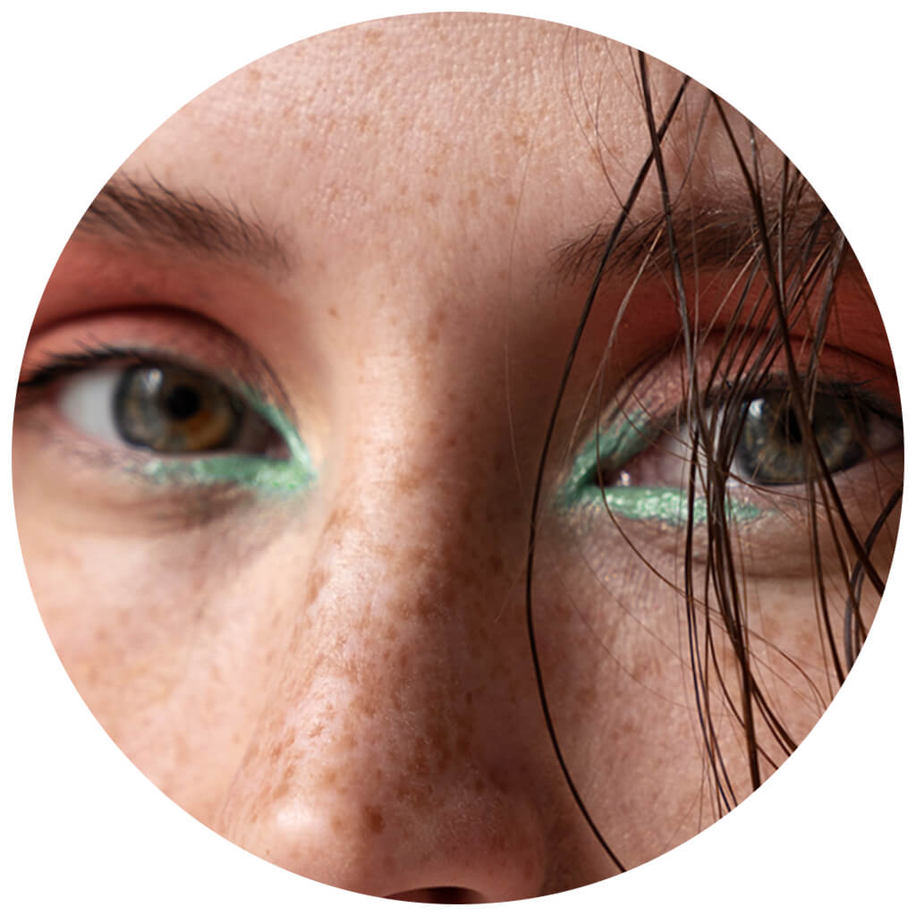 close-up whatsapp profile picture idea