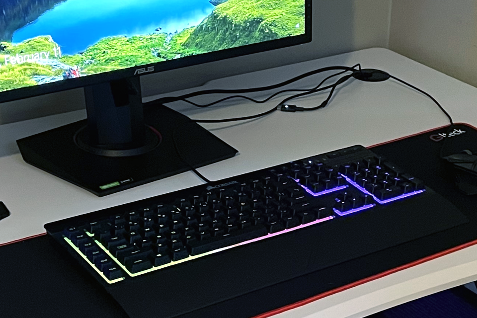 corsair k55 budget keyboard