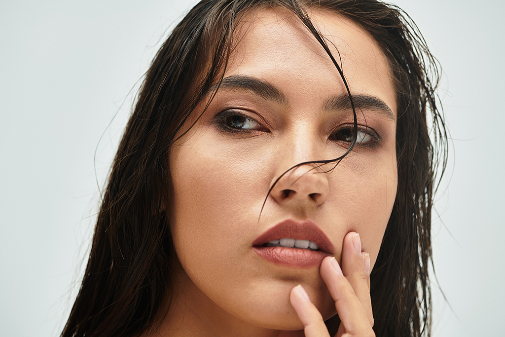 cupids bow lips sample