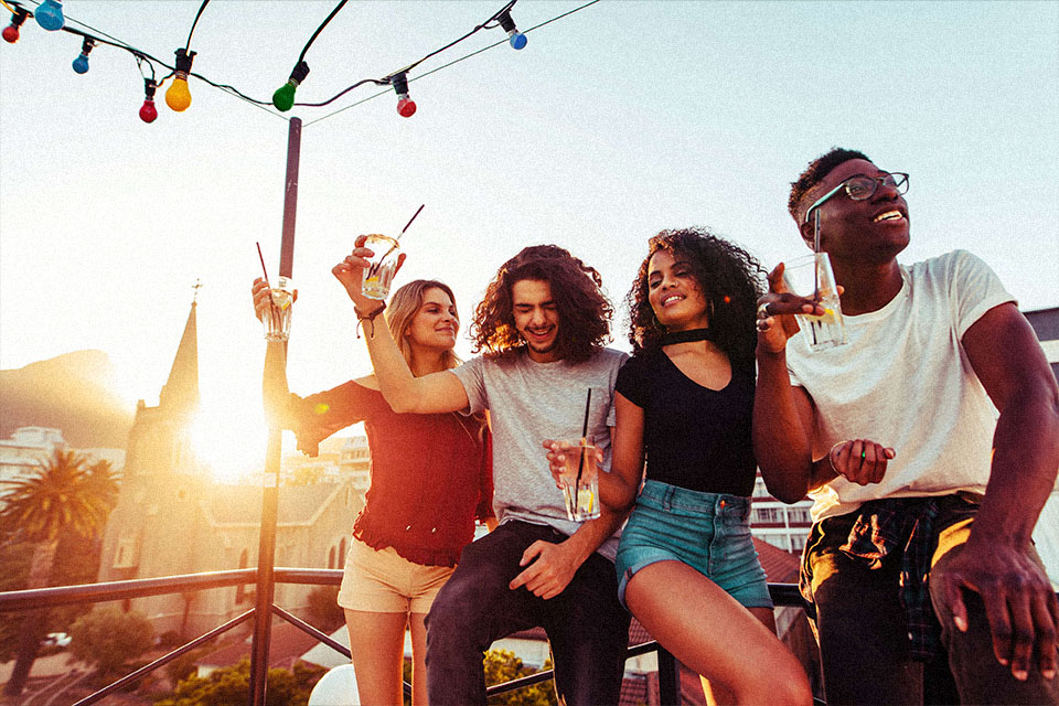 8 Best Film Camera Apps for Adding Unique Touch