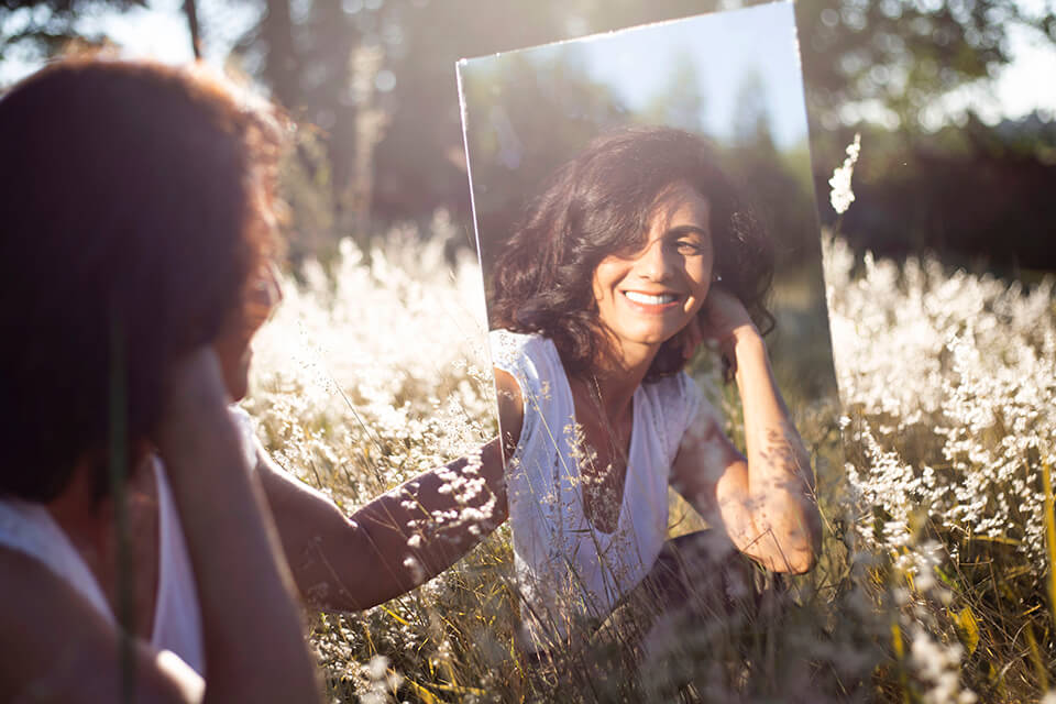 Is a Mirror or Camera More Accurate Full Overview