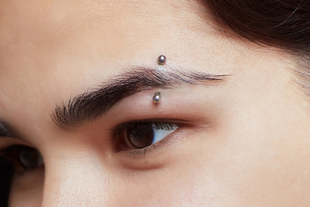 eyebrow piercing editor