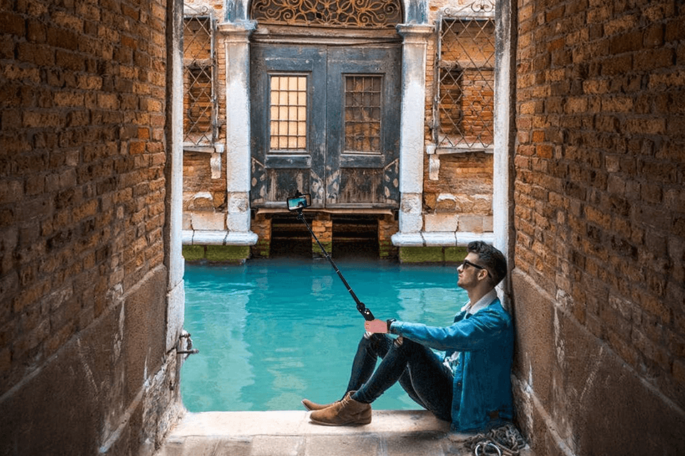 fugetek 48 selfie stick lifestyle