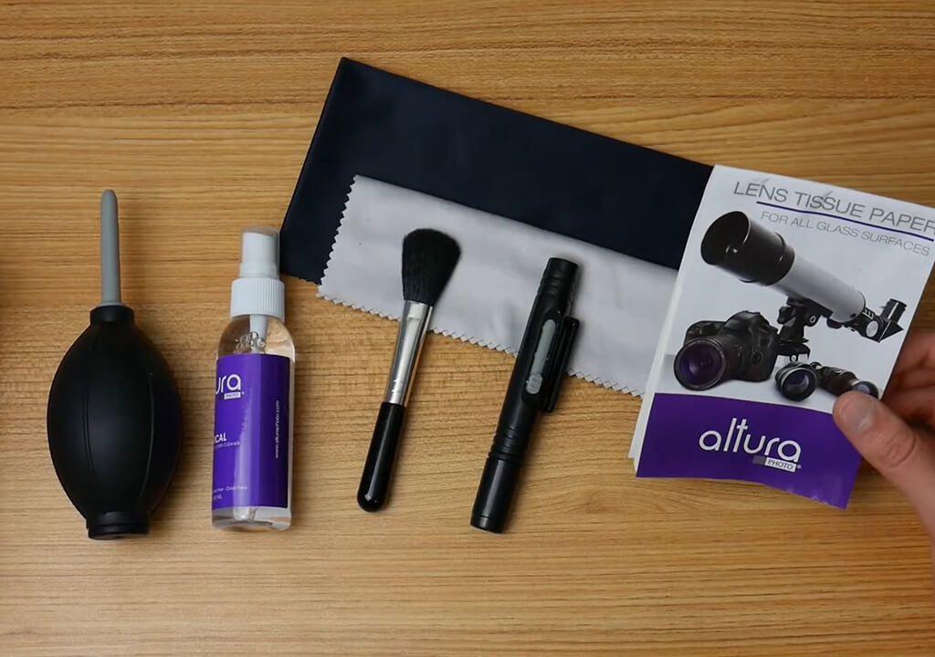 gifts for videographers lens cleaning kit