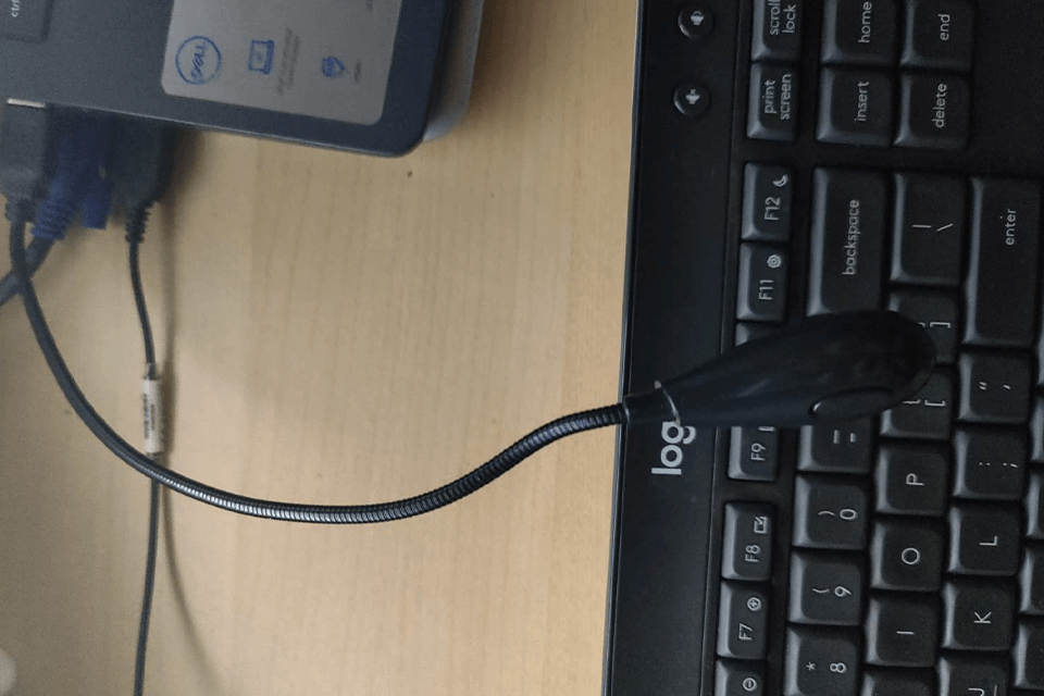 hanerdun with flexible neck lighting for zoom calls lifestyle